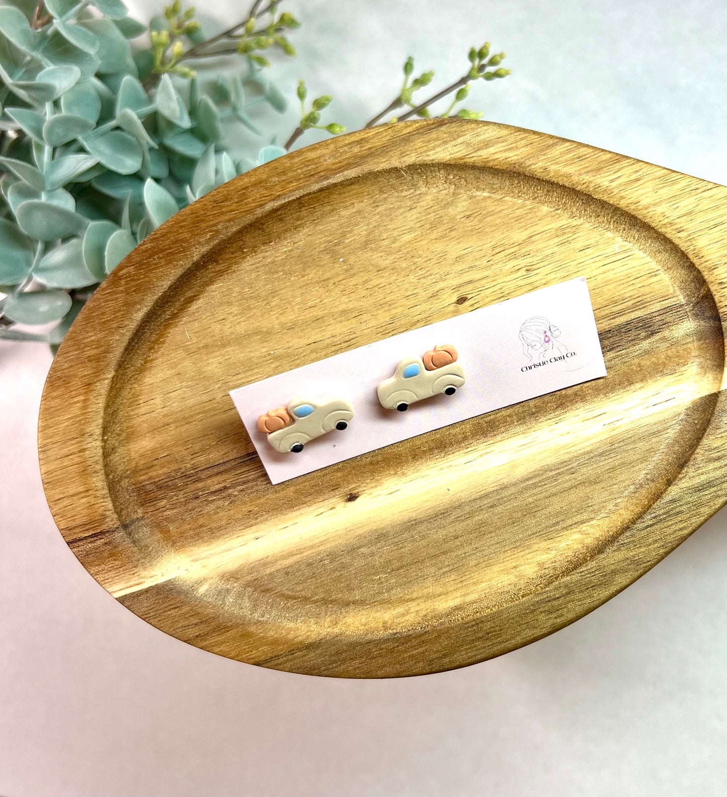 Fall - Pickup with Pumpkin studs