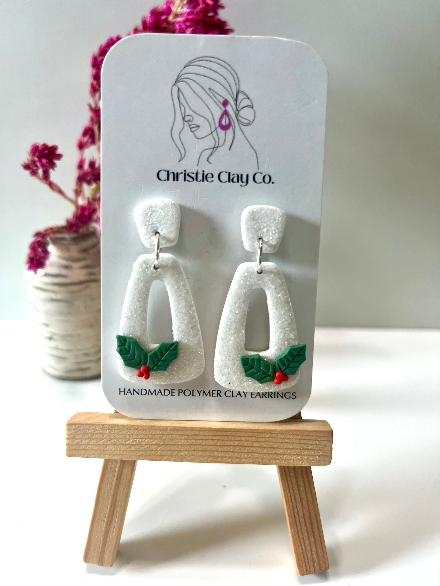 Christmas-White glitter one tier drop with holly