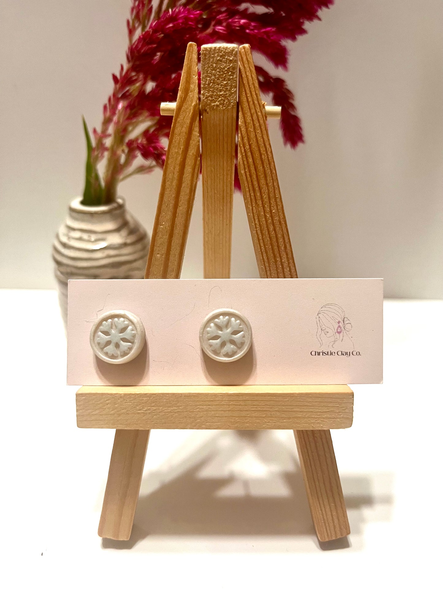 Winter-Snowflake embossed studs