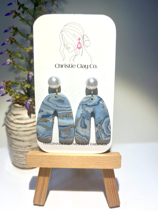 Blue Marble-Arch with pearly finding