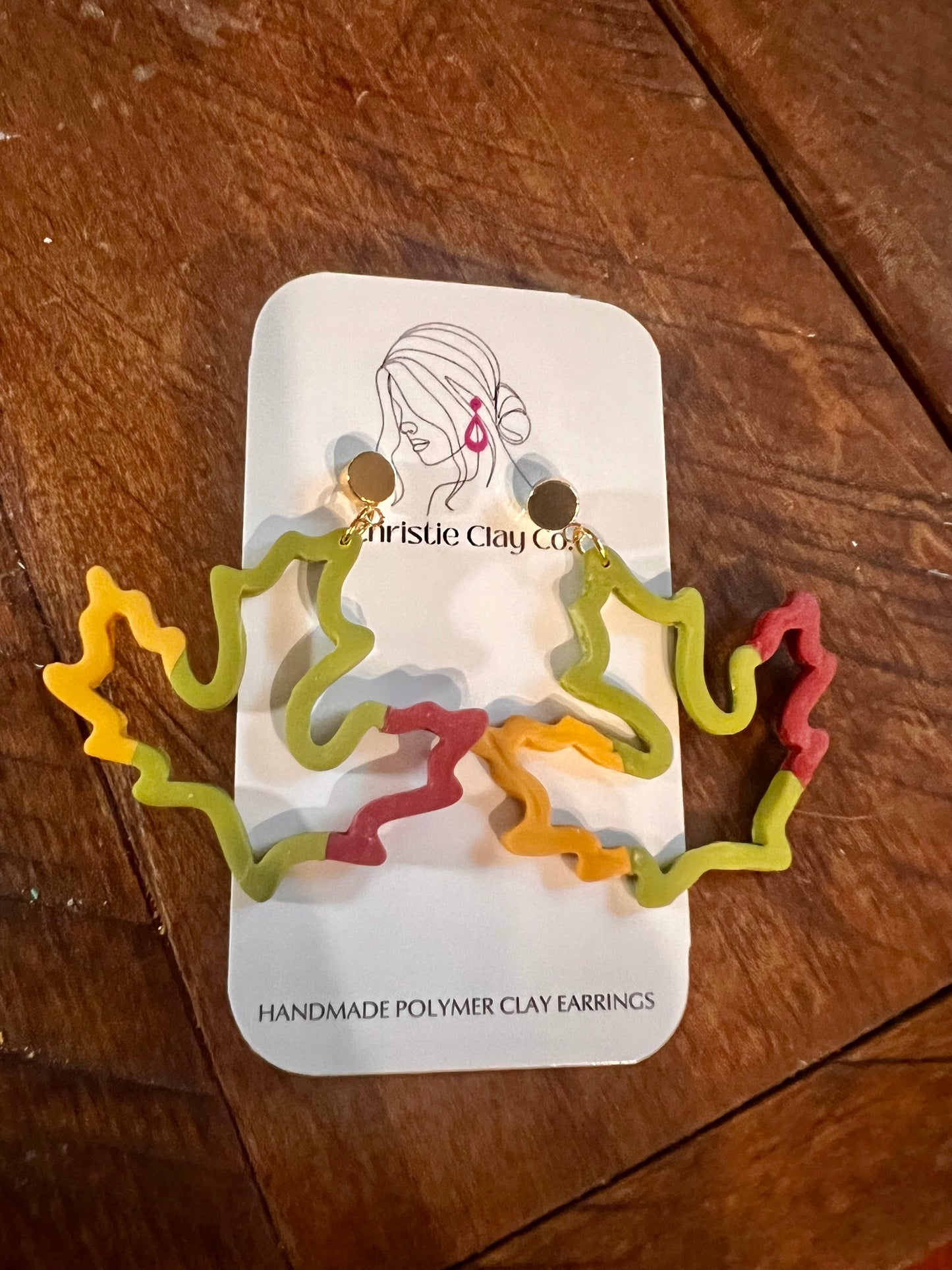 Fall - Tri-Color Maple Leaf Outline