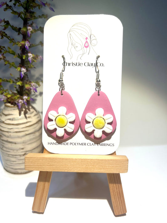 Teardrop with 3D daisy