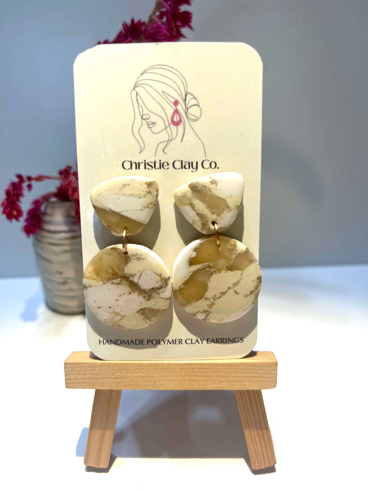 Cream marble cutout one tier