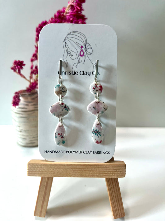 Christmas-Tree tier drop with Christmas print