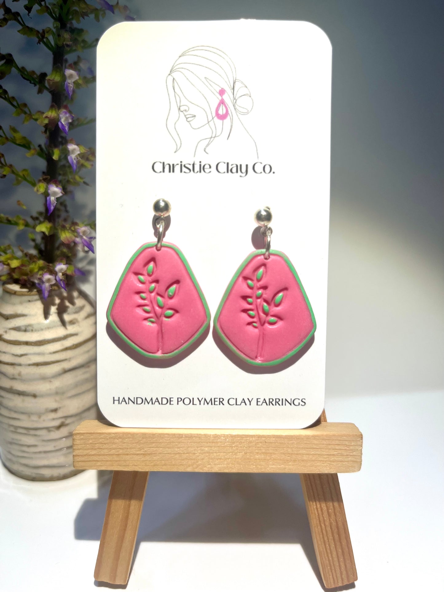 Teardrop with green leaf imprint