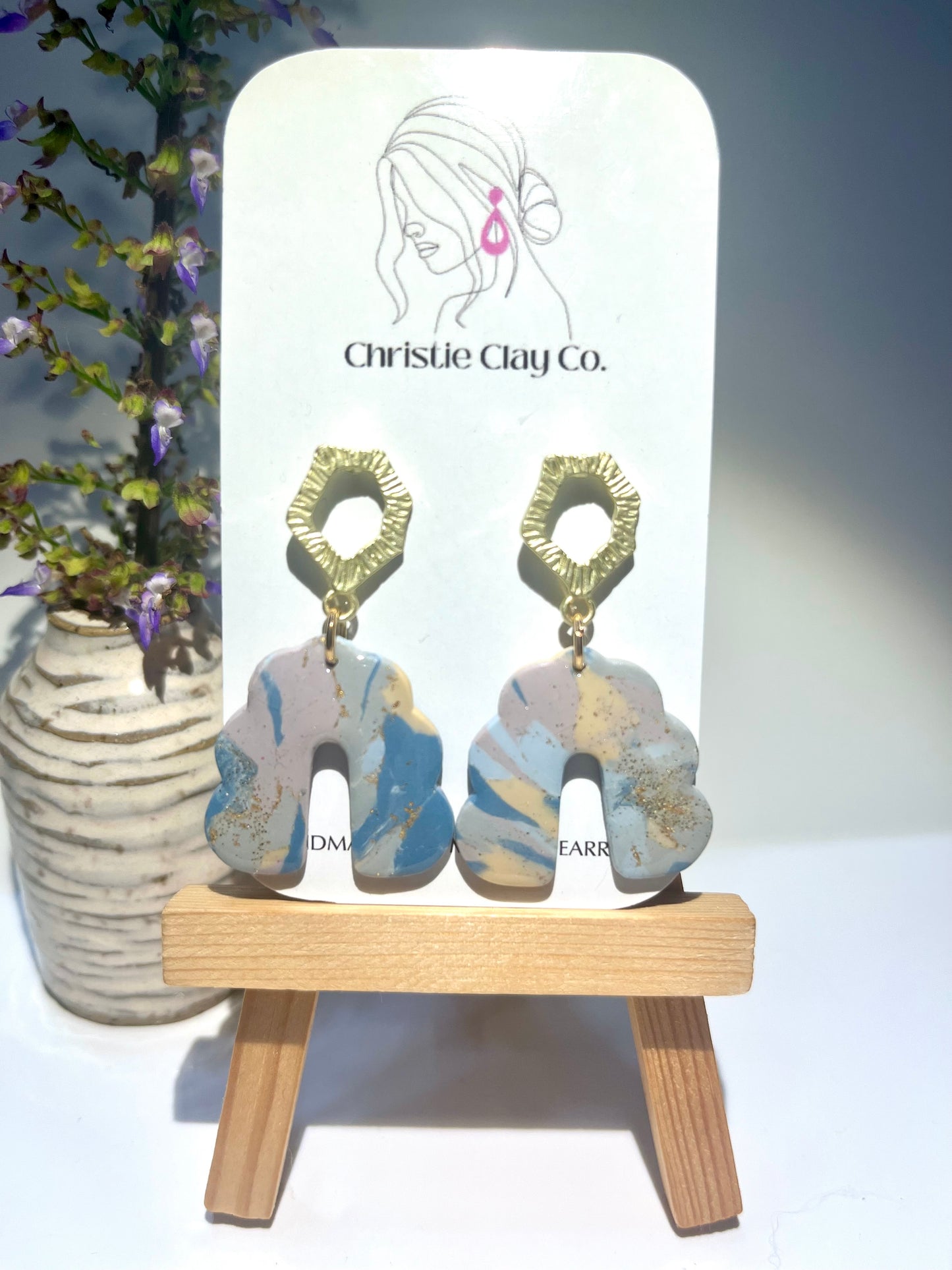 Gray/Blue Marble arch with gold finding