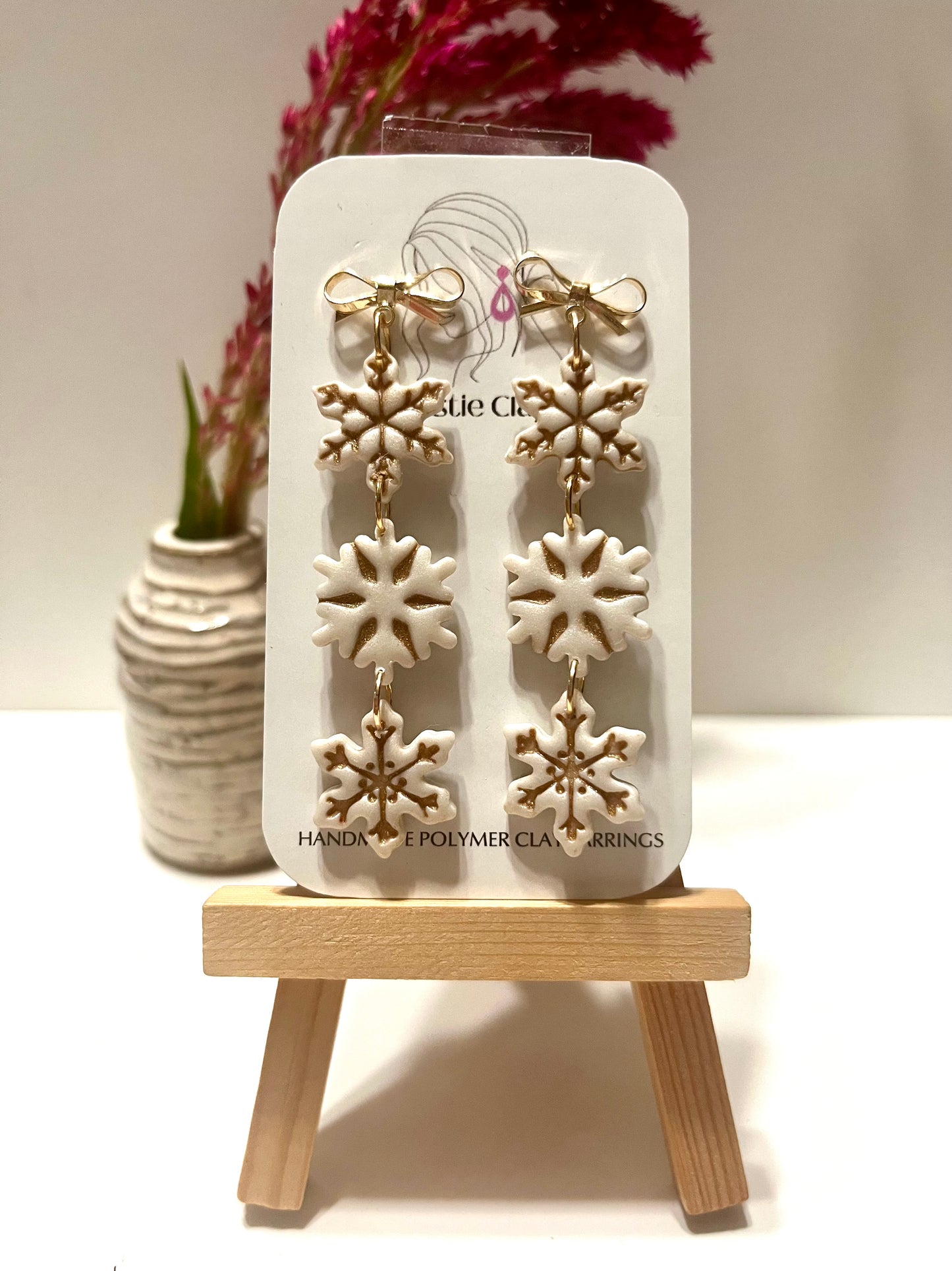 Winter-Three tier snowflake drop with gold bows