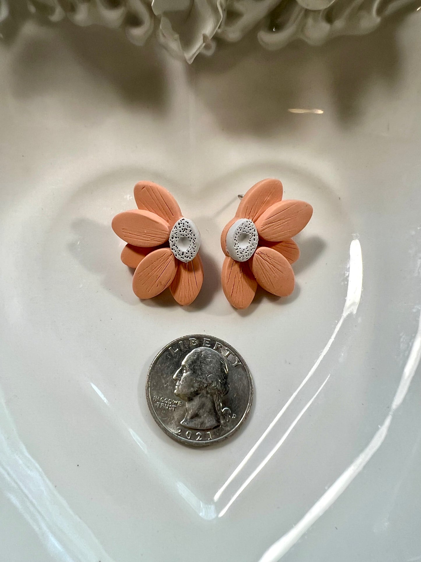 Spring. Half Daisy, Apricot