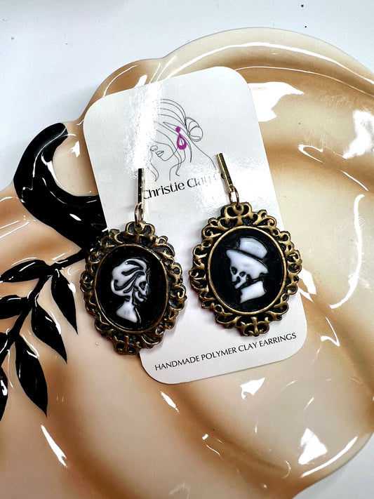 Halloween - Cameo Skulls