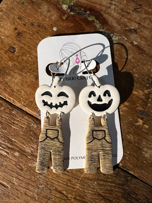 Fall - Mismatched Scarecrows