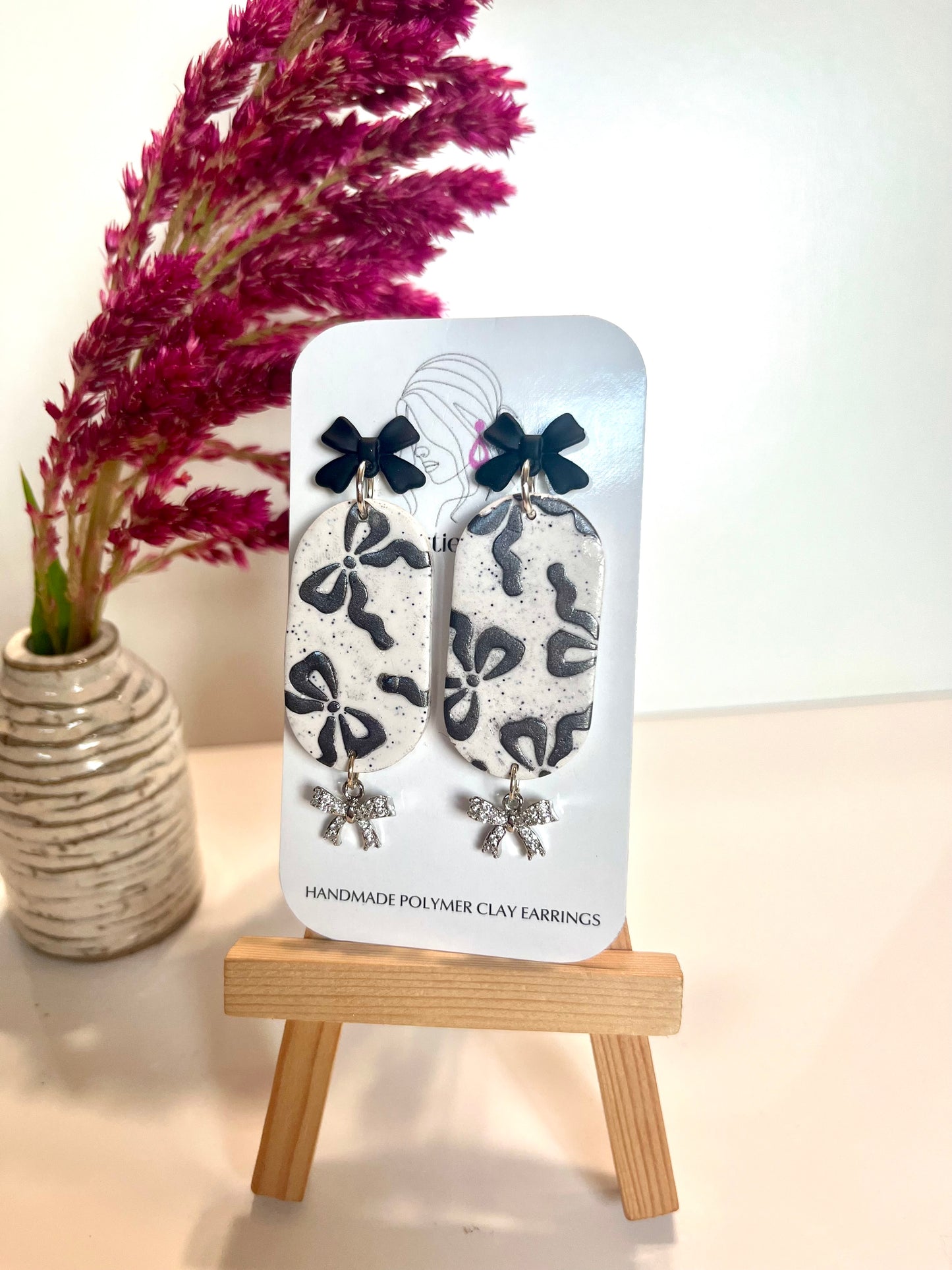 New Year’s Eve-Bows with silver and black speckles