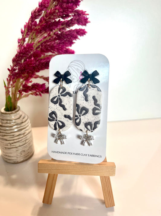 New Year’s Eve-Bows with silver and black speckles