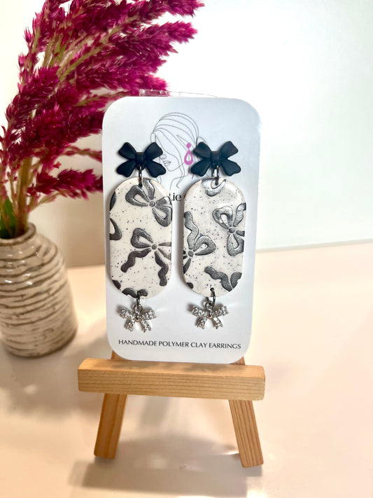 New Year’s Eve-Bows with silver and black speckles